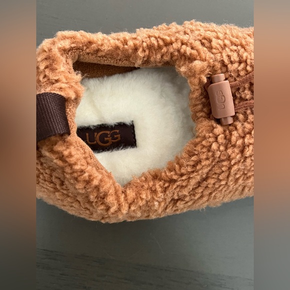 UGG Plushy Slippers - Brand New in Box - Picture 4 of 5